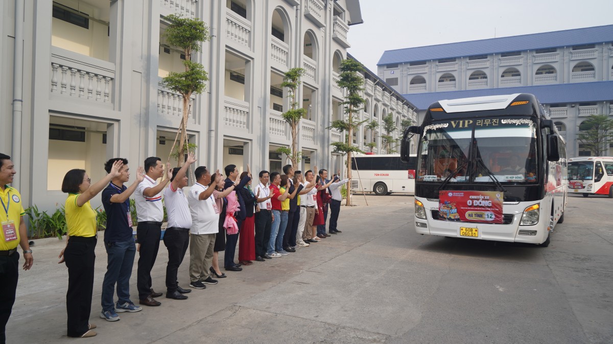 Bình Dương: "Chuyến xe Công đoàn - xuân 2025” đưa 1.619 công nhân lao động về quê ăn Tết