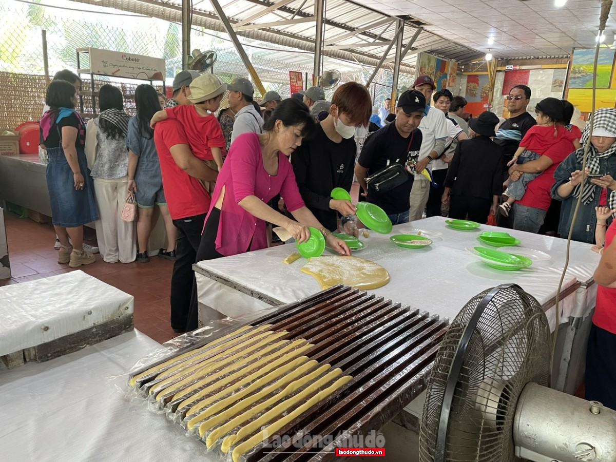 Du Xuân miền Tây, trải nghiệm thú vị những ngày đầu năm