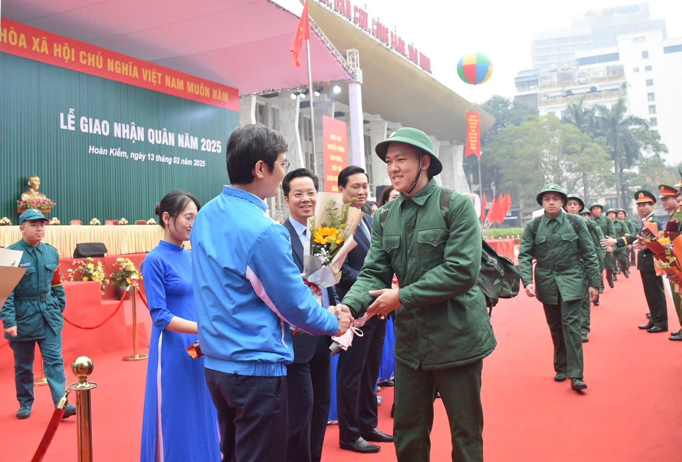 Sáng nay (13/2), gần 4.000 thanh niên Thủ đô nô nức lên đường nhập ngũ