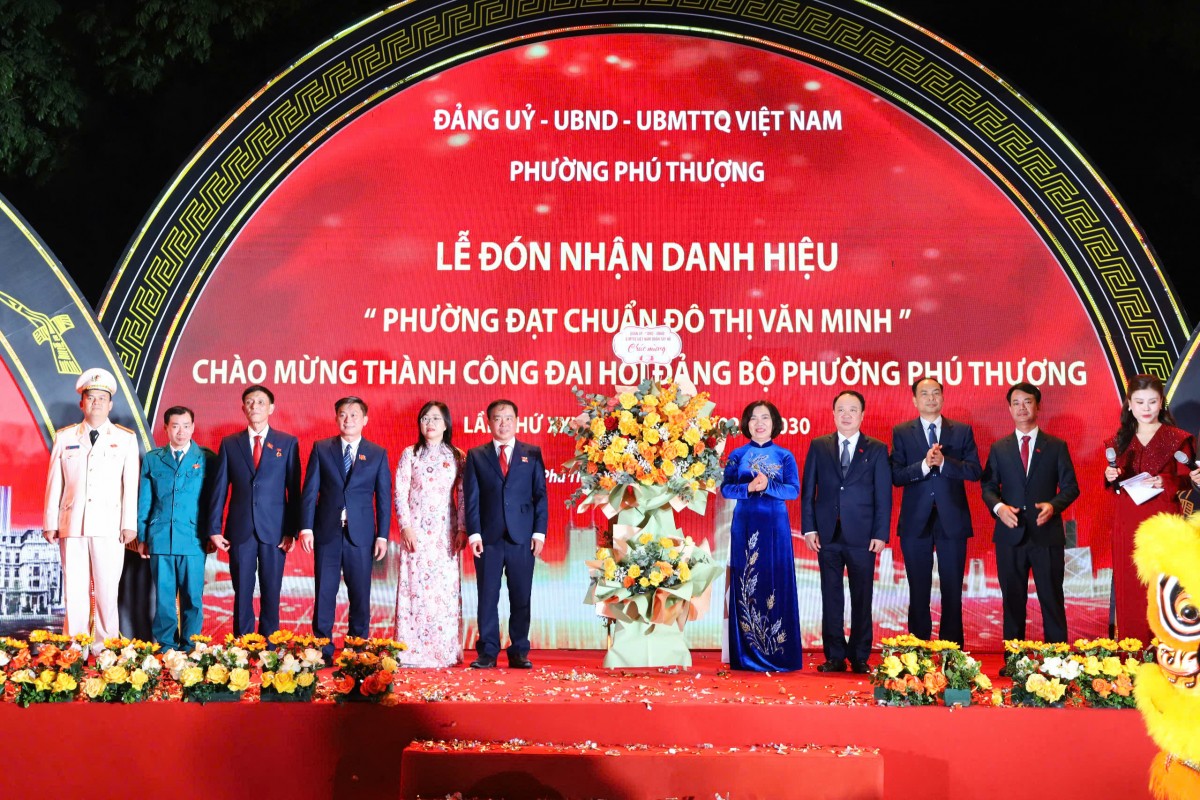 Phường Phú Thượng, quận Tây Hồ nhận danh hiệu “Phường đạt chuẩn đô thị văn minh”