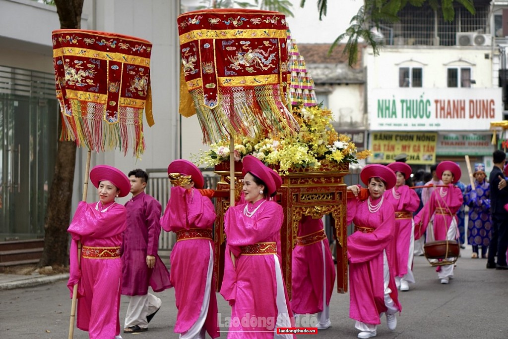 Lễ rước đền núi Sưa: Giữ hồn làng trong lòng phố thị