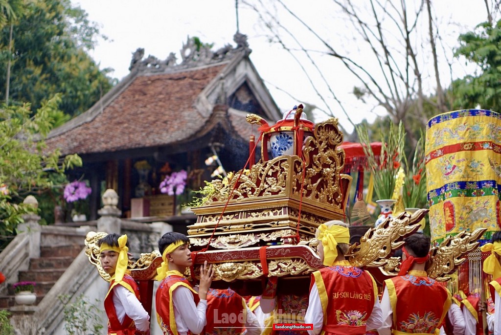 Lễ rước đền núi Sưa: Giữ hồn làng trong lòng phố thị