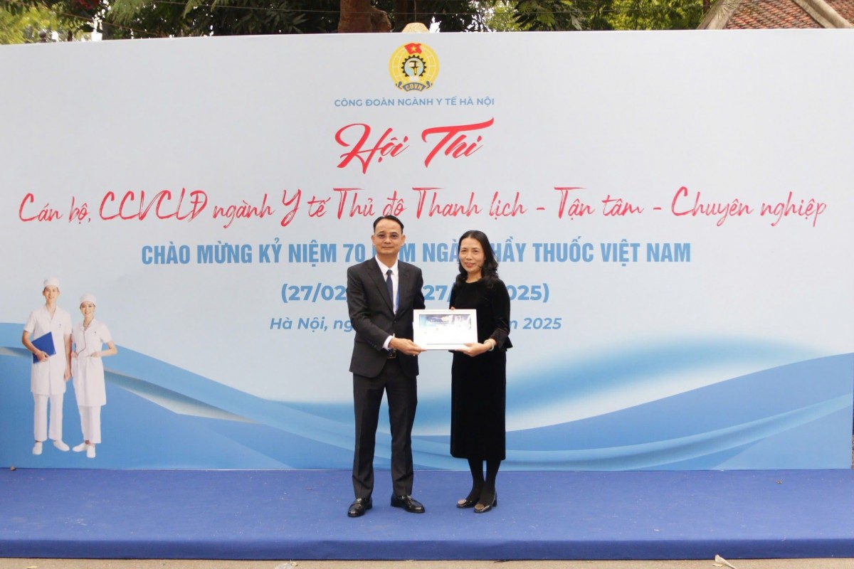 Thi trưng bày ảnh “Công đoàn Thủ đô 70 năm đồng hành cùng phát triển”