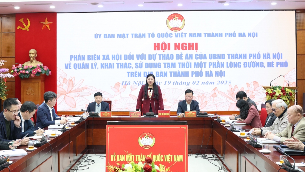 Công khai, minh bạch trong quản lý, khai thác, sử dụng tạm thời một phần lòng đường, hè phố