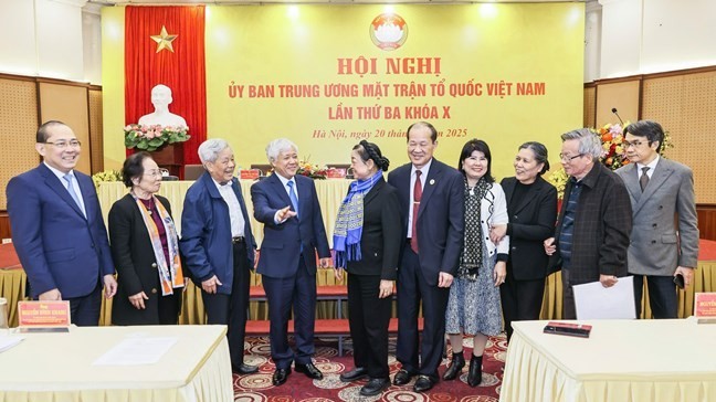 Tuyên truyền, vận động các tầng lớp nhân dân thực hiện tốt hơn nữa cuộc cách mạng tinh gọn bộ máy