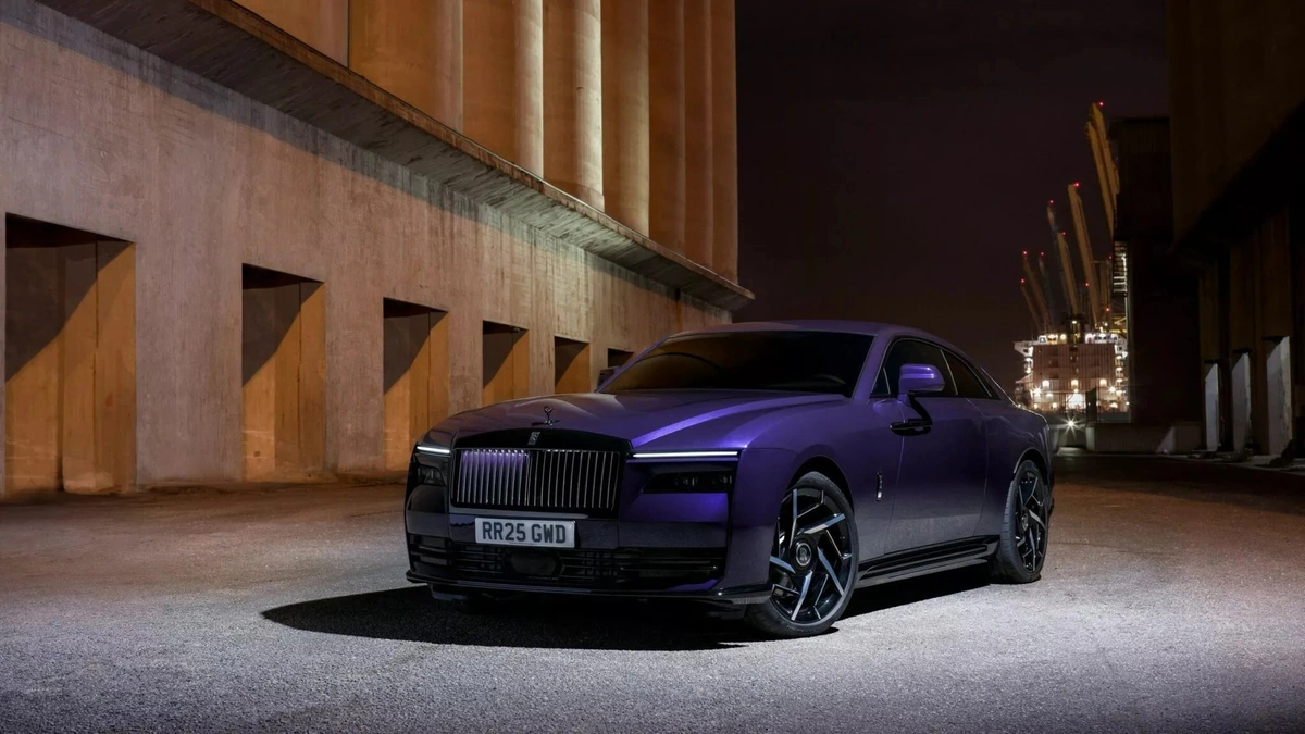 Rolls- Royce trình làng mẫu xe điện mạnh nhất trong lịch sử