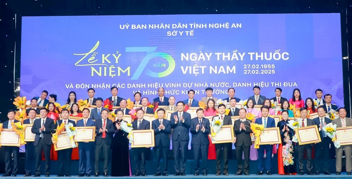 Nghệ An tổ chức trọng thể lễ kỷ niệm 70 năm ngày Thầy thuốc Việt Nam