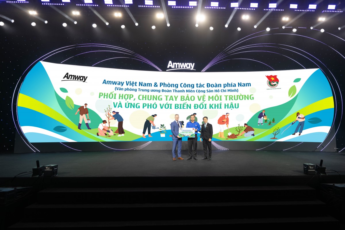 Amway Việt Nam ra mắt chiến lược “Sống khoẻ mạnh, sống hạnh phúc” tại Amway Expo 2025