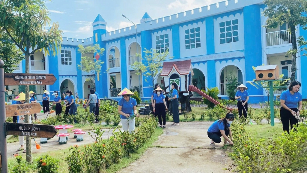 Triển khai phong trào thi đua “Sáng - Xanh - Sạch - Đẹp” trong CNVCLĐ Thủ đô