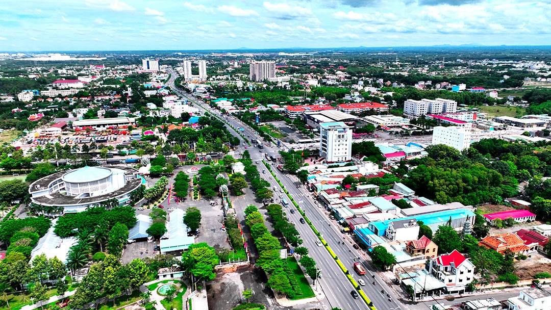 Phú Mỹ vươn xa trên đường lớn