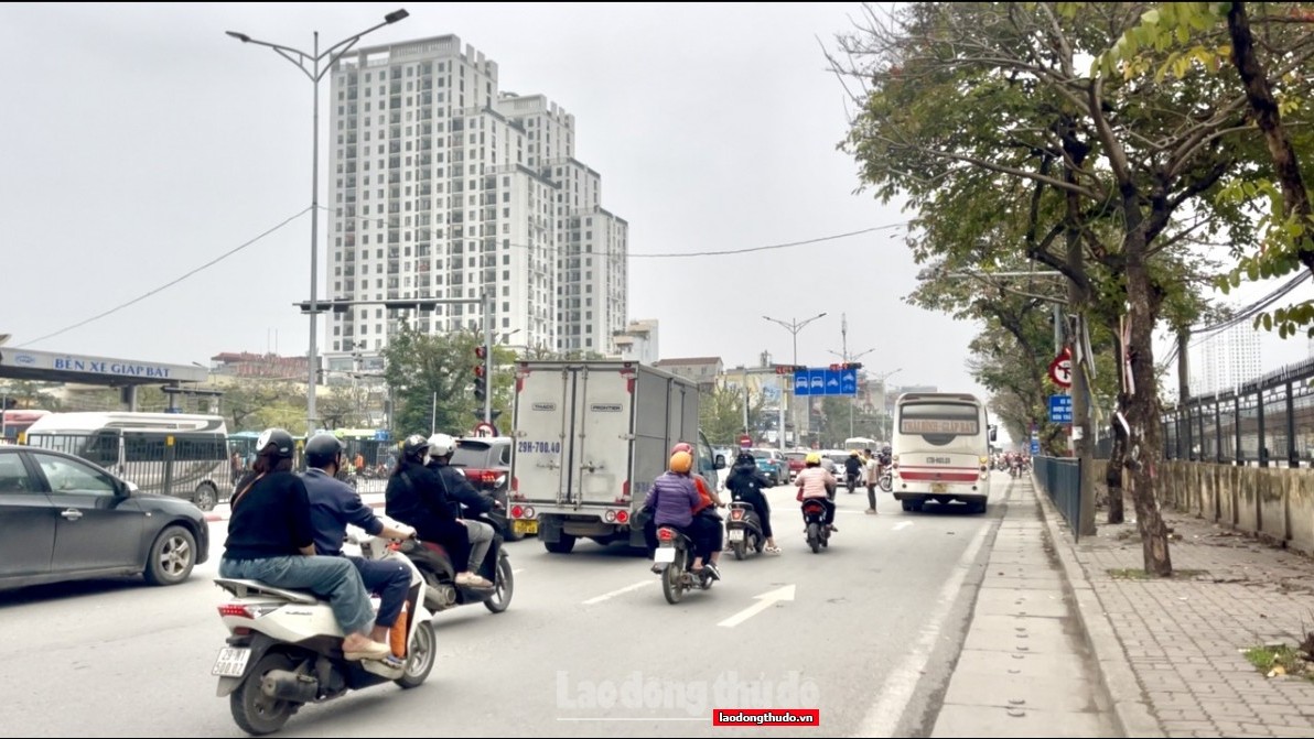 "Bát nháo" xe khách - Kỳ 1:  “Diễu hành" bắt khách trên đường