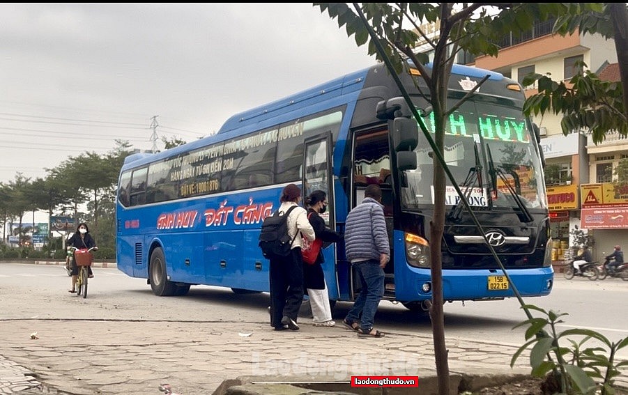 “Bát nháo” xe khách - Kỳ 3: “Bến cóc” bên đường Lê Trọng Tấn