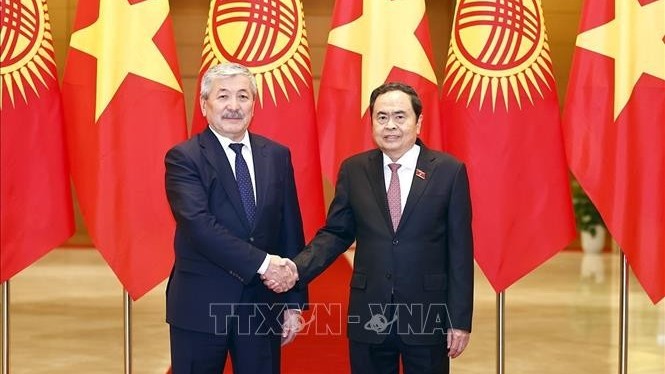 Chủ tịch Quốc hội Trần Thanh Mẫn hội kiến Thủ tướng Cộng hòa Kyrgyzstan