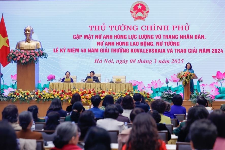 Ưu tiên nguồn lực, cơ chế đào tạo để phụ nữ tiếp cận khoa học công nghệ