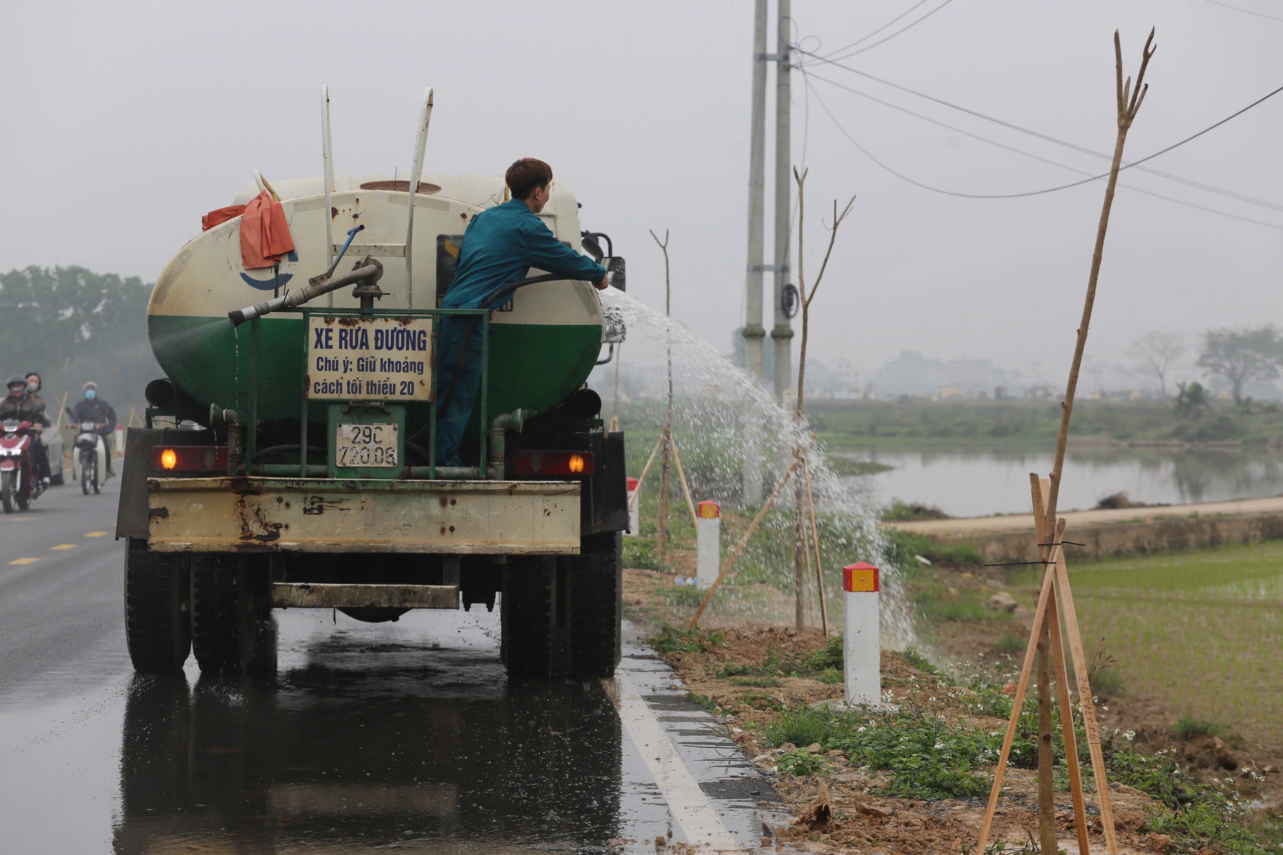 Công đoàn chung tay nhân lên những tuyến đường nở hoa