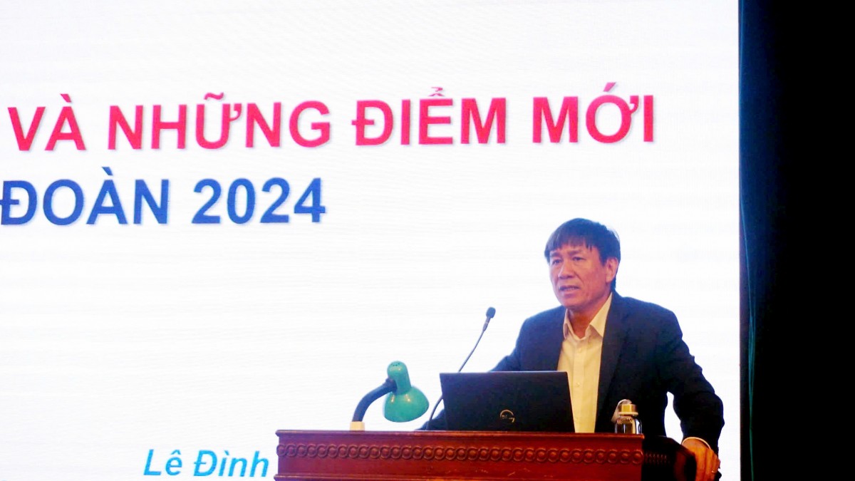 Phổ biến những điểm mới của Luật Công đoàn, Luật BHXH 2024 tới cán bộ Công đoàn quận Long Biên