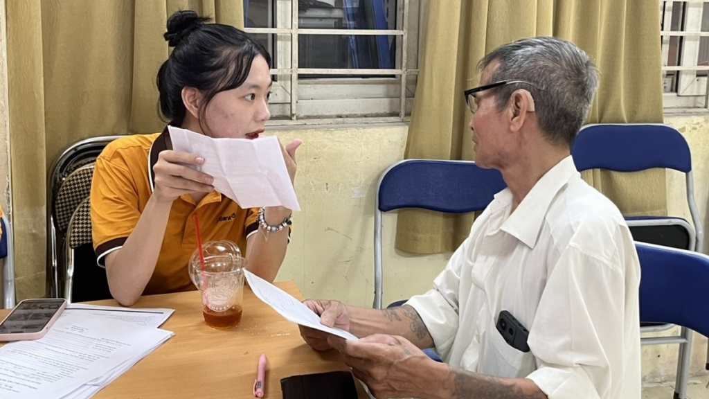 Hà Nội: Tiếp tục đẩy mạnh chi trả lương hưu, chế độ BHXH qua tài khoản