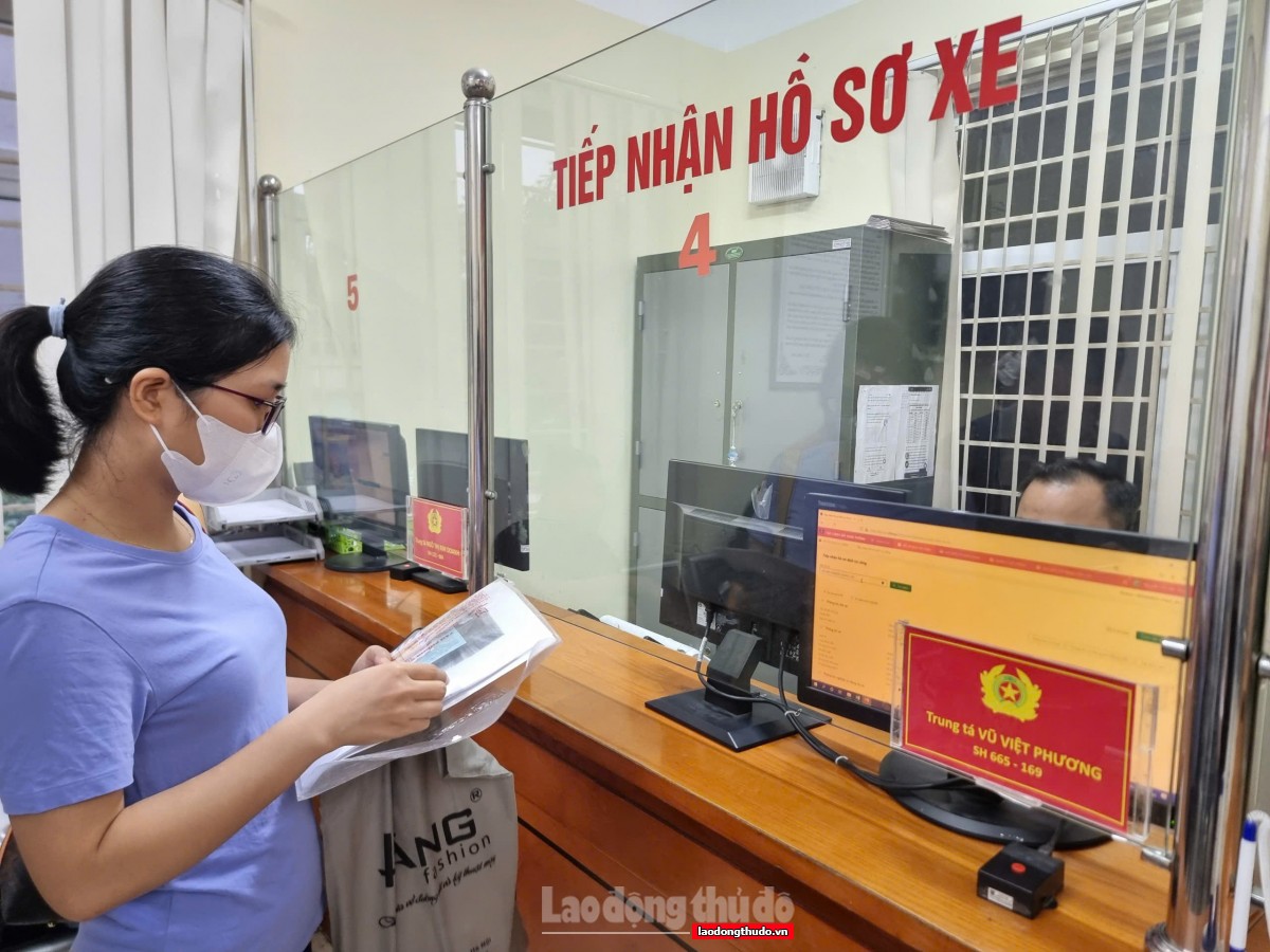 Hà Nội: Ngày đầu ra quân, gần 3.000 hồ sơ dữ liệu đăng ký xe, giấy phép lái xe được số hóa