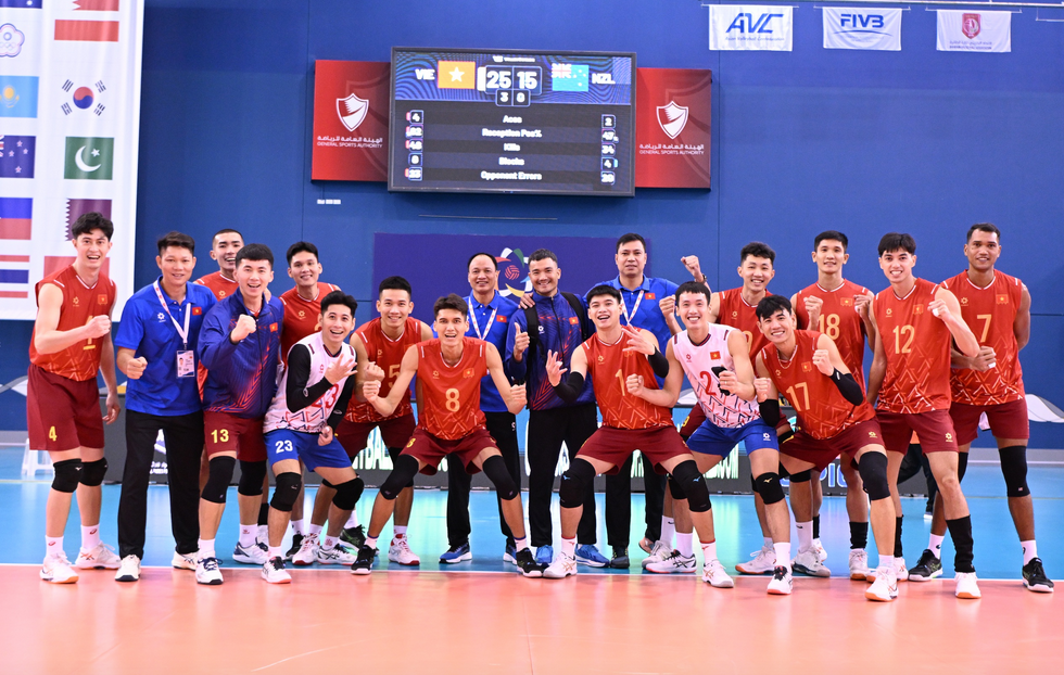 Tuyển bóng chuyền nam Việt Nam thắng 3-0 trận ra quân, giành vé vào tứ kết AVC Nations Cup 2025 Tuyển bóng chuyền nam Việt Nam thắng 3-0 trận ra quân, giành vé vào tứ kết AVC Nations Cup 2025