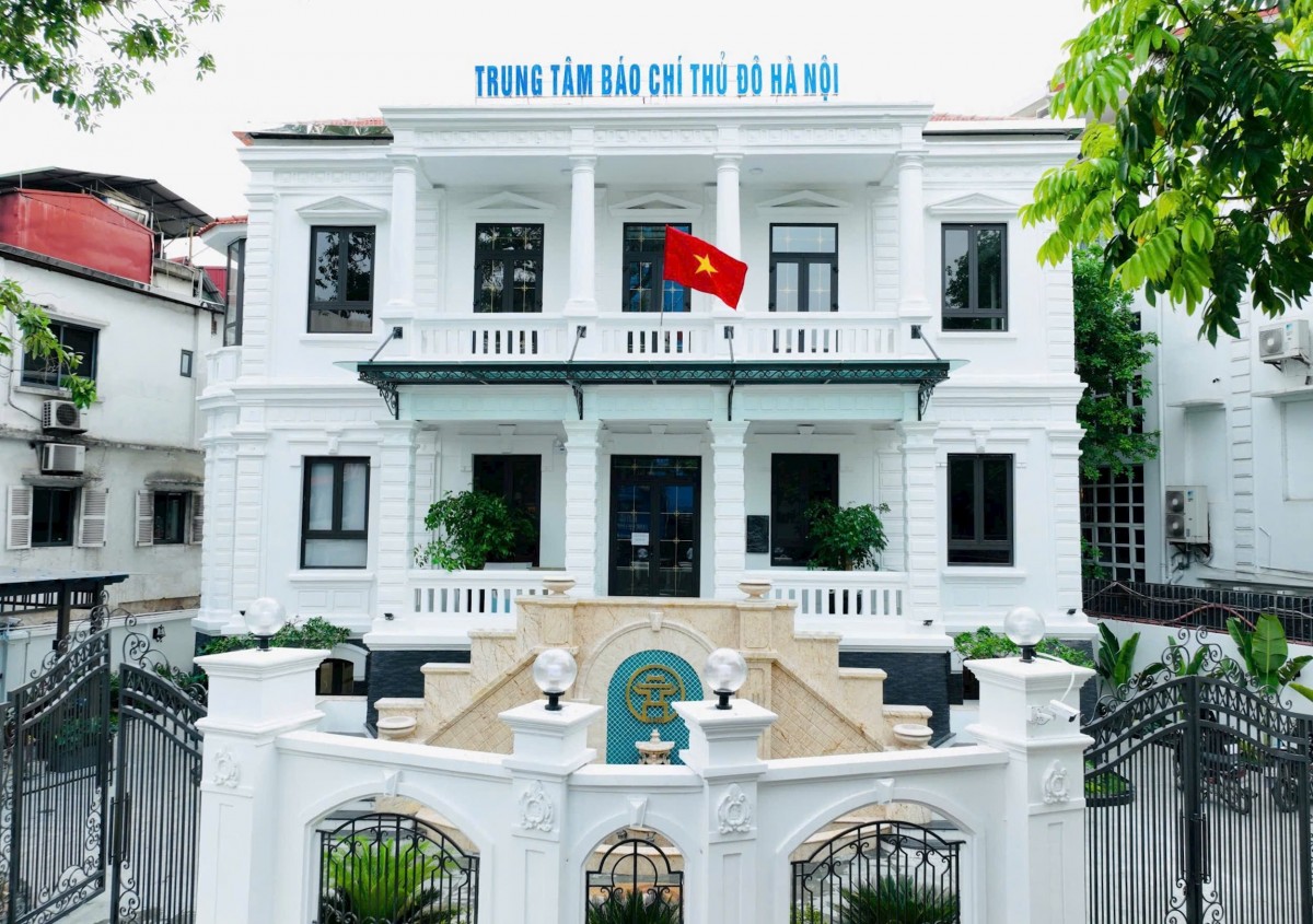 Trung tâm Báo chí Thủ đô hỗ trợ báo chí tiếp cận nguồn tin nhanh chóng, đầy đủ, kịp thời. Trung tâm Báo chí Thủ đô hỗ trợ báo chí tiếp cận nguồn tin nhanh chóng, đầy đủ, kịp thời.