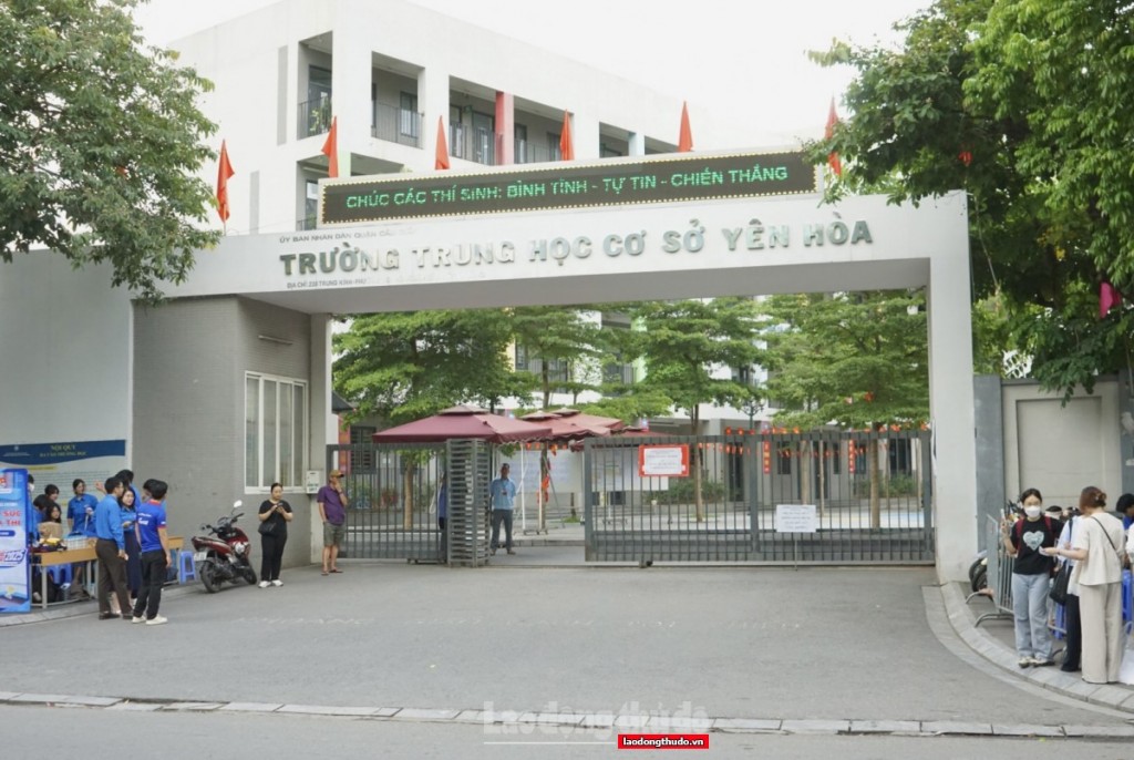 Chùm ảnh: Học sinh Hà Nội bước vào môn thi Ngữ văn