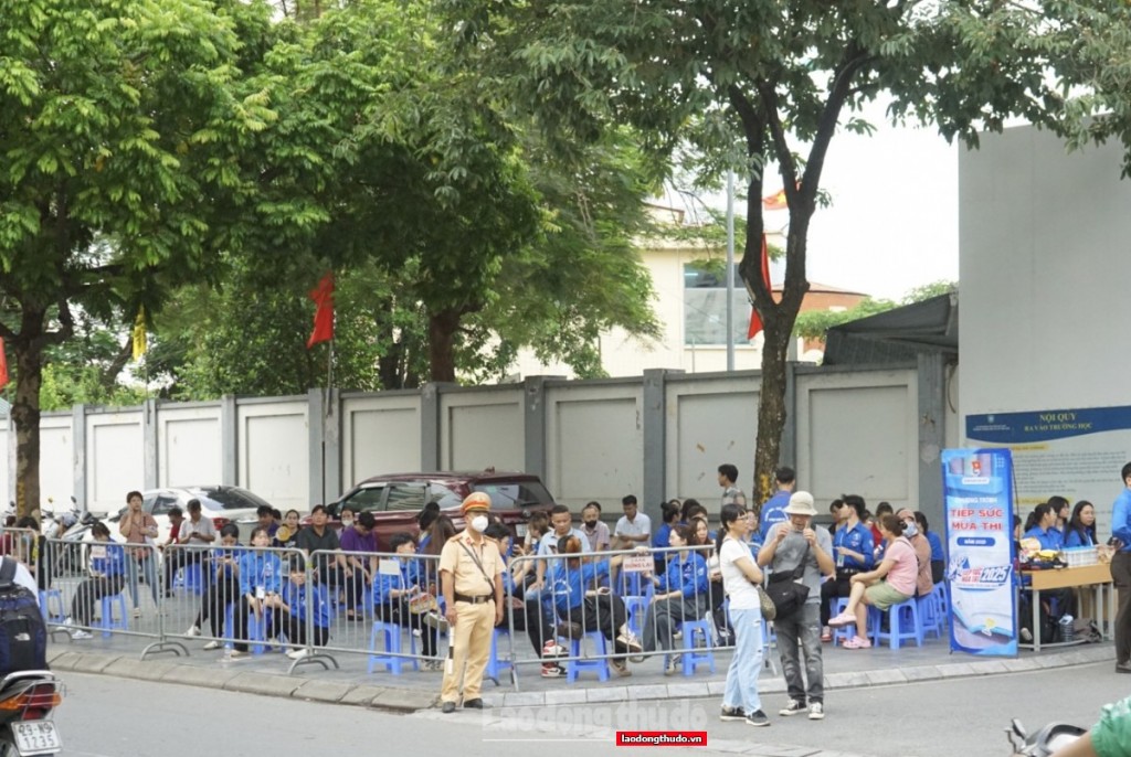 Chùm ảnh: Học sinh Hà Nội bước vào môn thi Ngữ văn