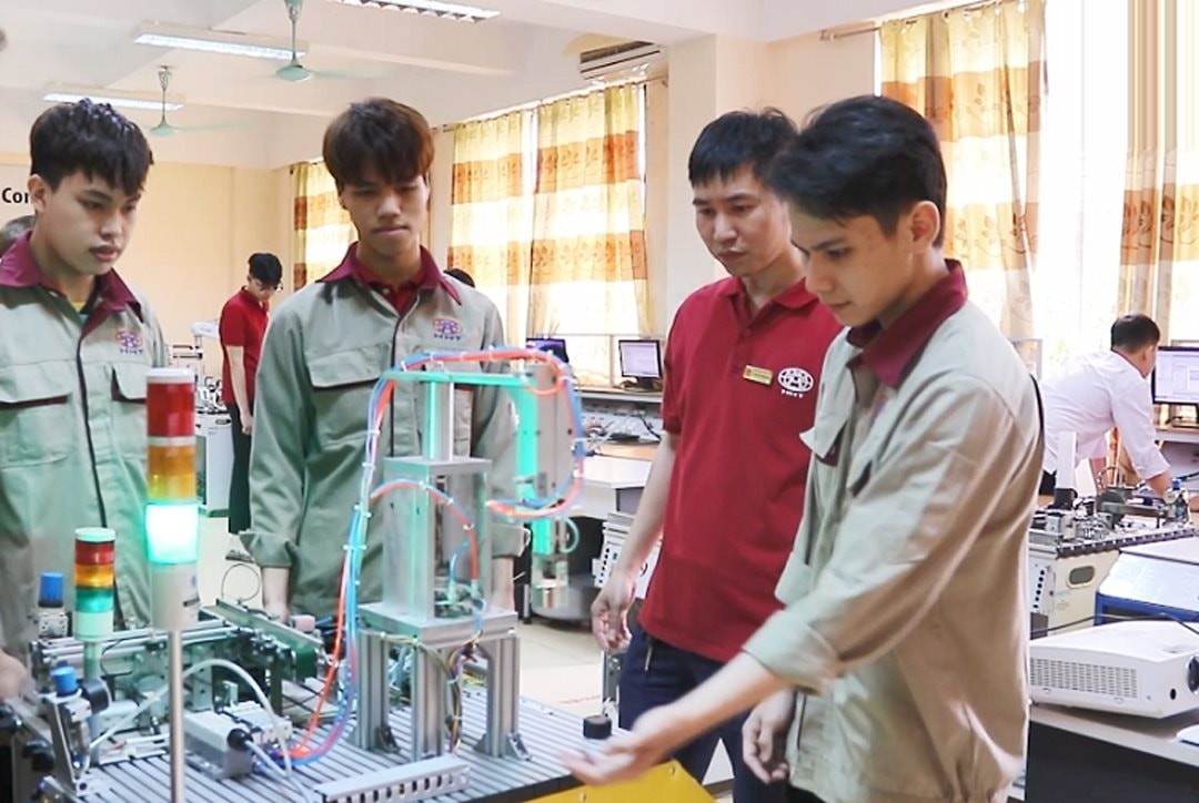 Giờ thực hành của sinh viên Trường Cao đẳng Công nghệ cao Hà Nội.