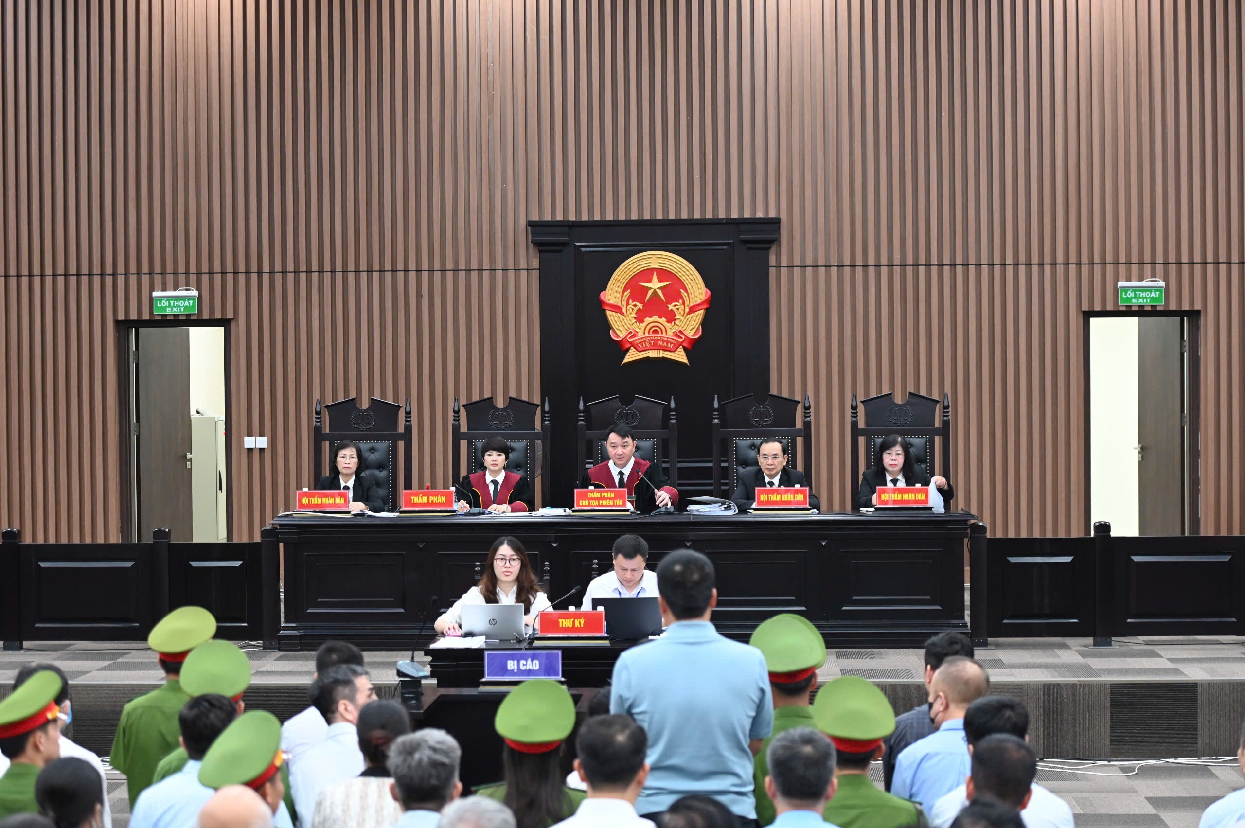 Luật sư đề nghị miễn trách nhiệm hình sự về tội 