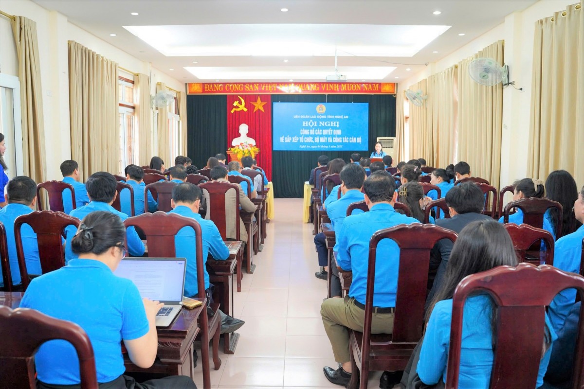 Tổng LĐLĐ Việt Nam thành lập Tổ nghiên cứu, rà soát chính sách đối với cán bộ Công đoàn chuyên trách