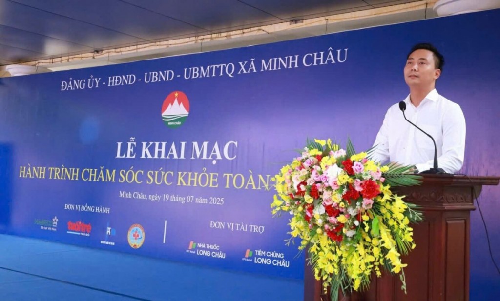 Toàn dân xã đảo Minh Châu được khám sức khỏe miễn phí