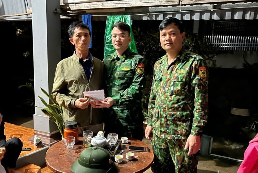 Hà Tĩnh, Nghệ An nhanh chóng cứu hộ các tàu thuyền bị chìm