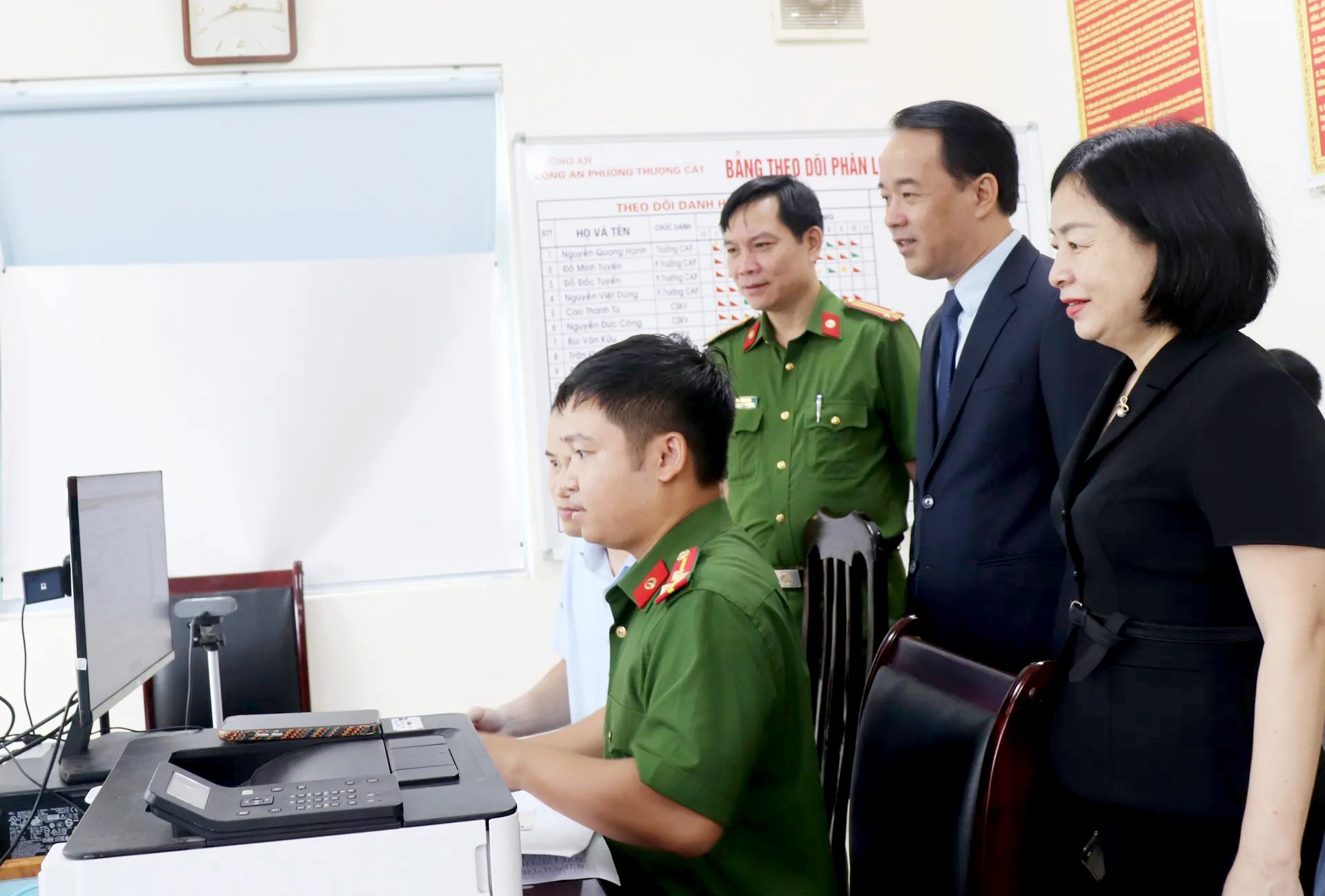 Đổi thẻ đảng viên - bước đi chủ động trong xây dựng Đảng thời đại số