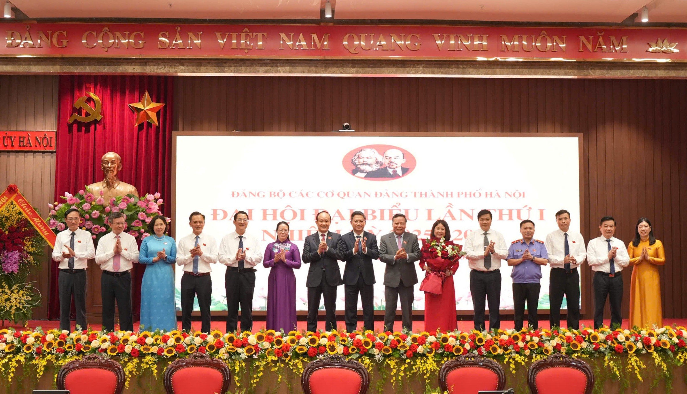 Xứng đáng là Đảng bộ mẫu mực của Đảng bộ thành phố Hà Nội