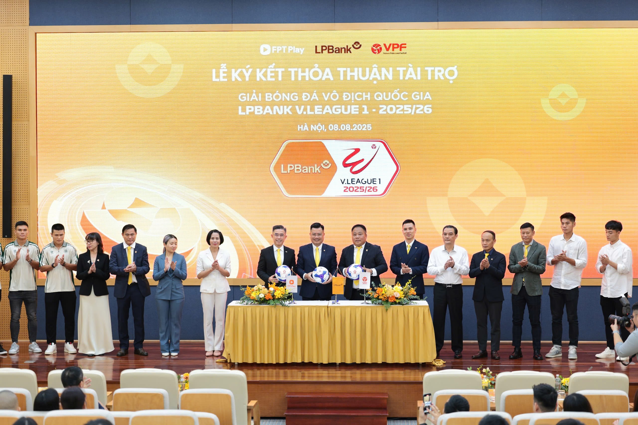 LPBank V.League 1-2025/26 khởi tranh với giải thưởng 9,5 tỷ đồng
