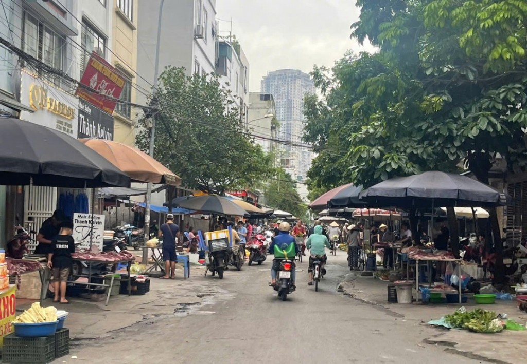 Xoá chợ cóc, chợ tạm trên địa bàn Hà Nội - Kỳ 1: Khi đường phố cũng là chợ