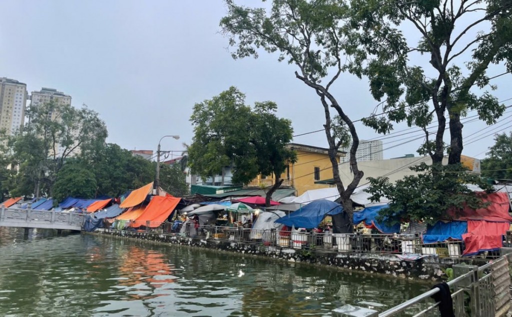 Xoá chợ cóc, chợ tạm trên địa bàn Hà Nội - Kỳ 1: Khi đường phố cũng là chợ