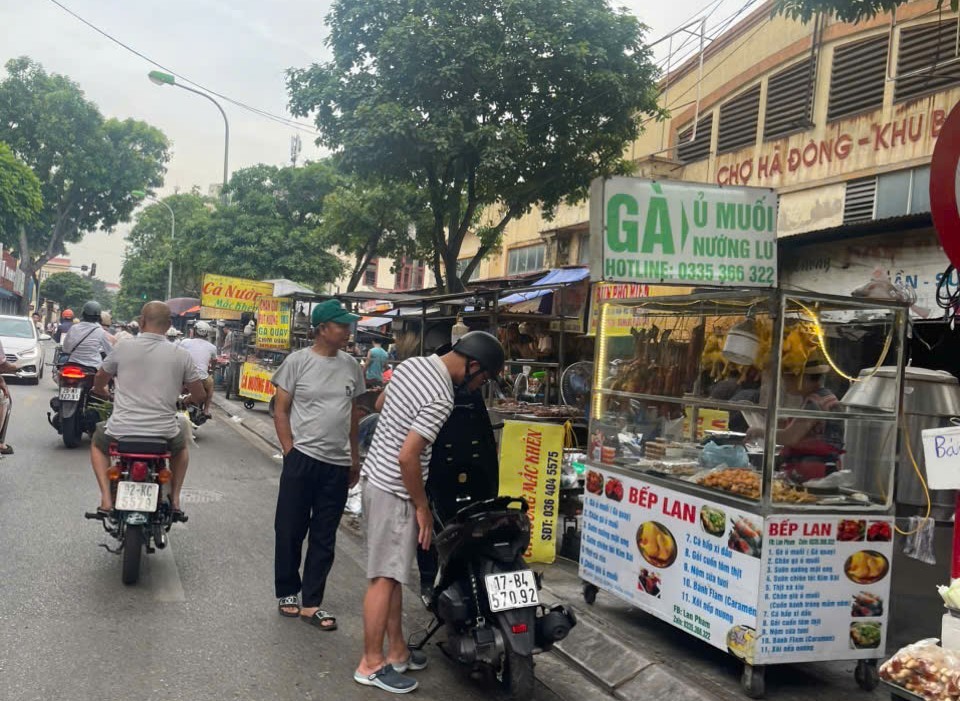 Xoá chợ cóc, chợ tạm trên địa bàn Hà Nội - Kỳ 1: Khi đường phố cũng là chợ