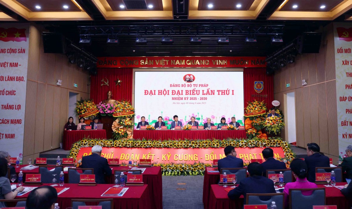 Xây dựng Bộ Tư pháp chuyên nghiệp, phát triển nền tư pháp phục vụ nhân dân