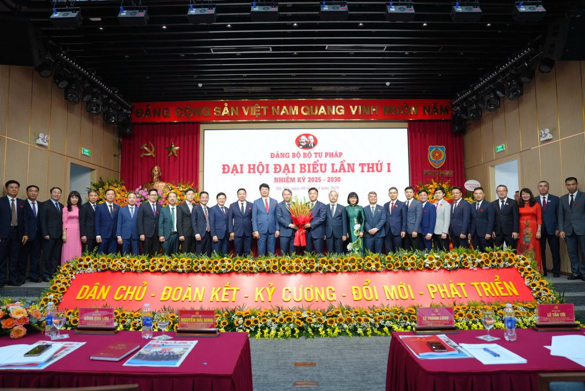 Xây dựng Bộ Tư pháp chuyên nghiệp, phát triển nền tư pháp phục vụ nhân dân