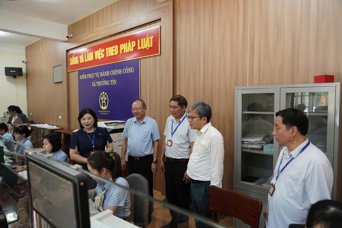 Lãnh đạo thành phố Hà Nội trao thư cảm ơn xã Thường Tín vì thành tích trong thực hiện mô hình chính quyền hai cấp Lãnh đạo thành phố Hà Nội trao thư cảm ơn xã Thường Tín vì thành tích trong thực hiện mô hình chính quyền hai cấp