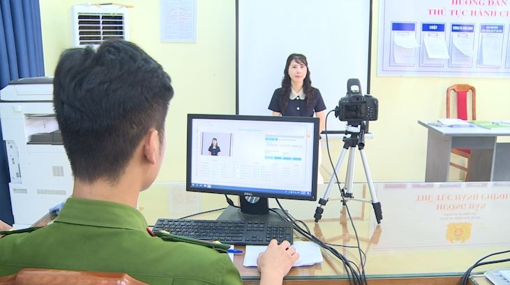 Tập trung triển khai hiệu quả công tác đổi thẻ đảng viên