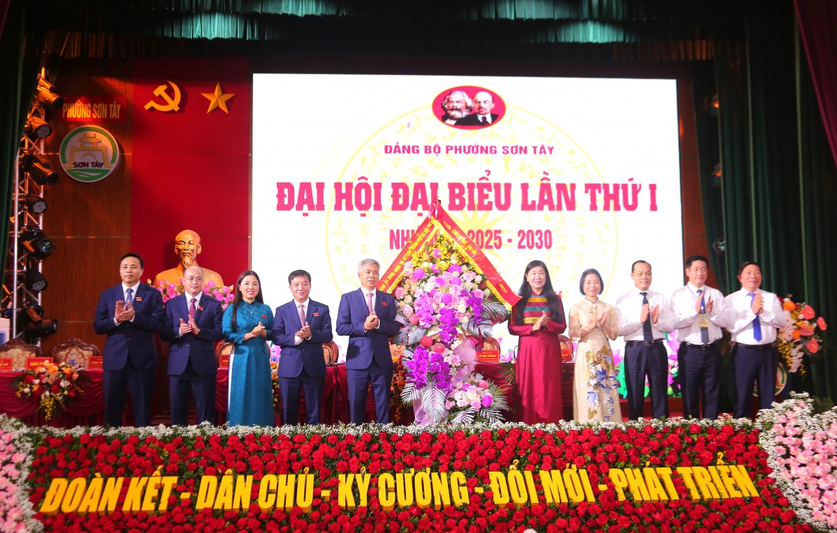 Tạo nền tảng đưa Sơn Tây vững bước vào kỷ nguyên mới