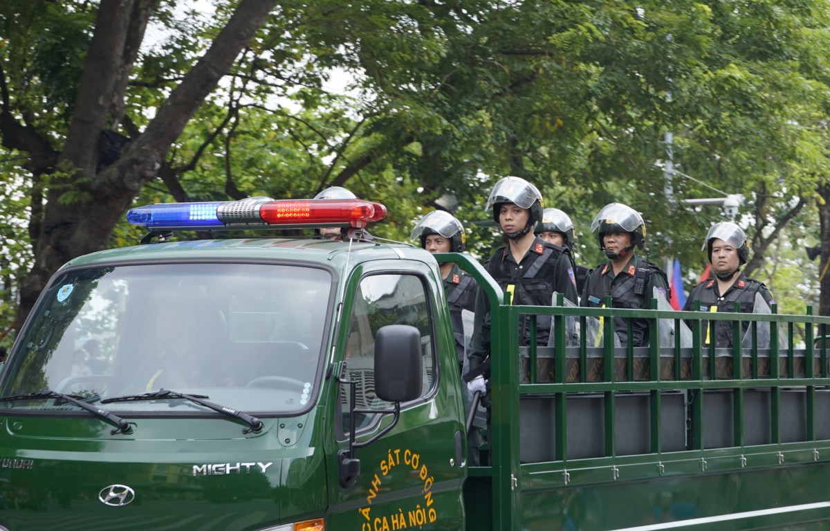 Dòng xe đặc chủng diễu hành, khẳng định sức mạnh của Công an Thủ đô