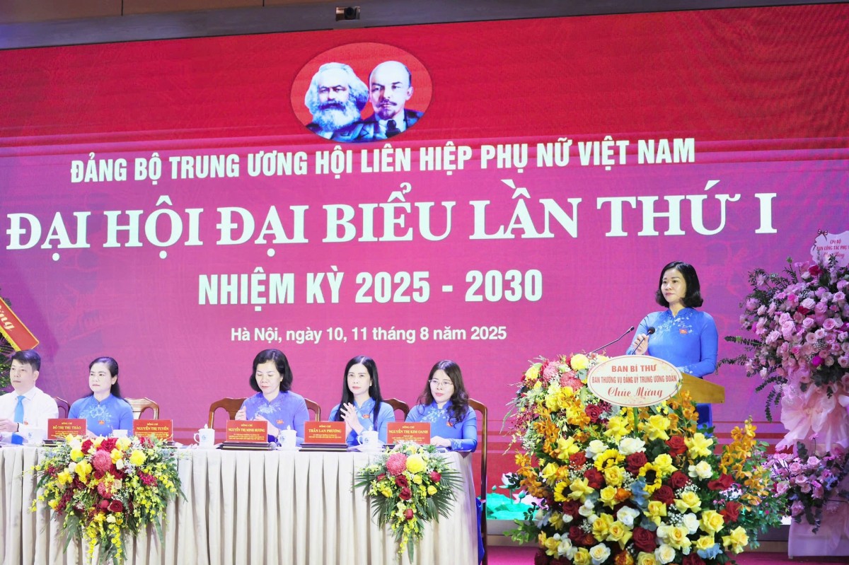 Xây dựng Hội phụ nữ các cấp vững mạnh toàn diện