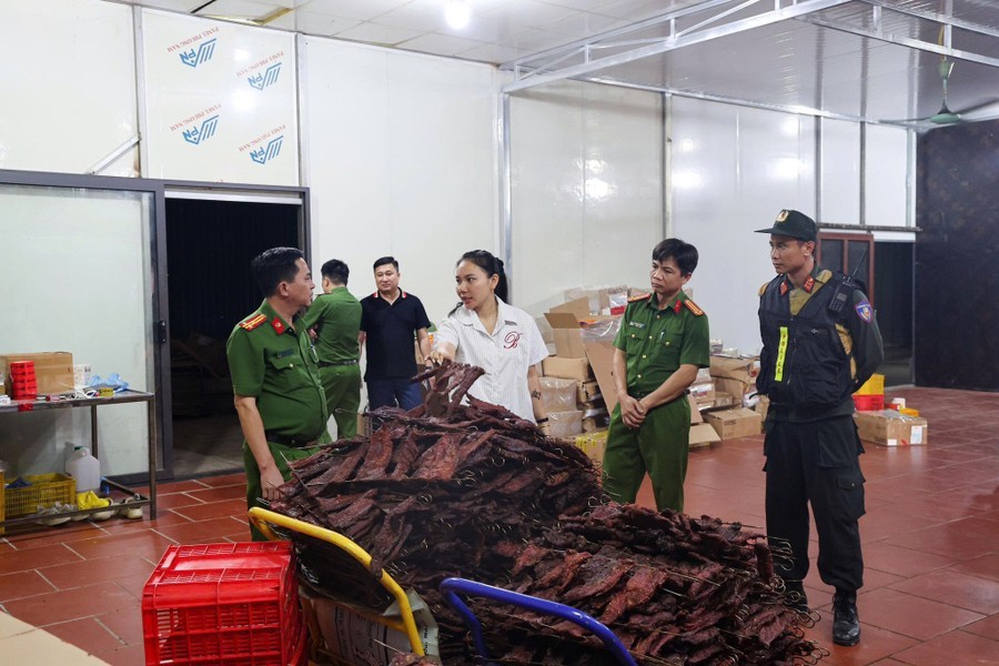 Hàng giả, hàng nhái: Cảnh báo về quản lý hàng hóa trước Tết Bính Ngọ