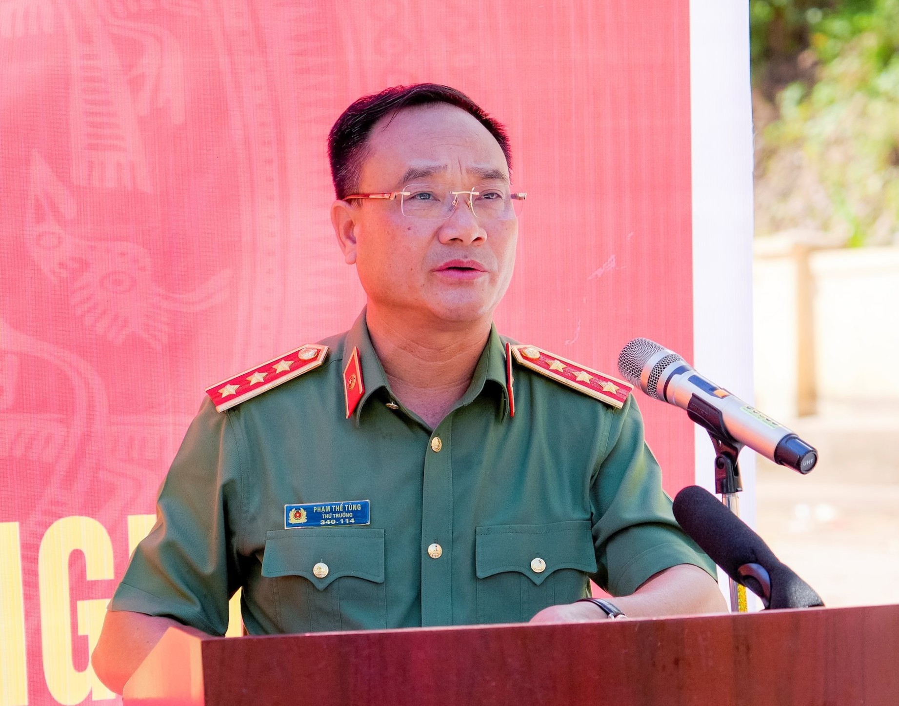 Bộ Công an và tỉnh Nghệ An phát động cao điểm 40 ngày đêm xây dựng nhà, trường học hỗ trợ người dân vùng lũ