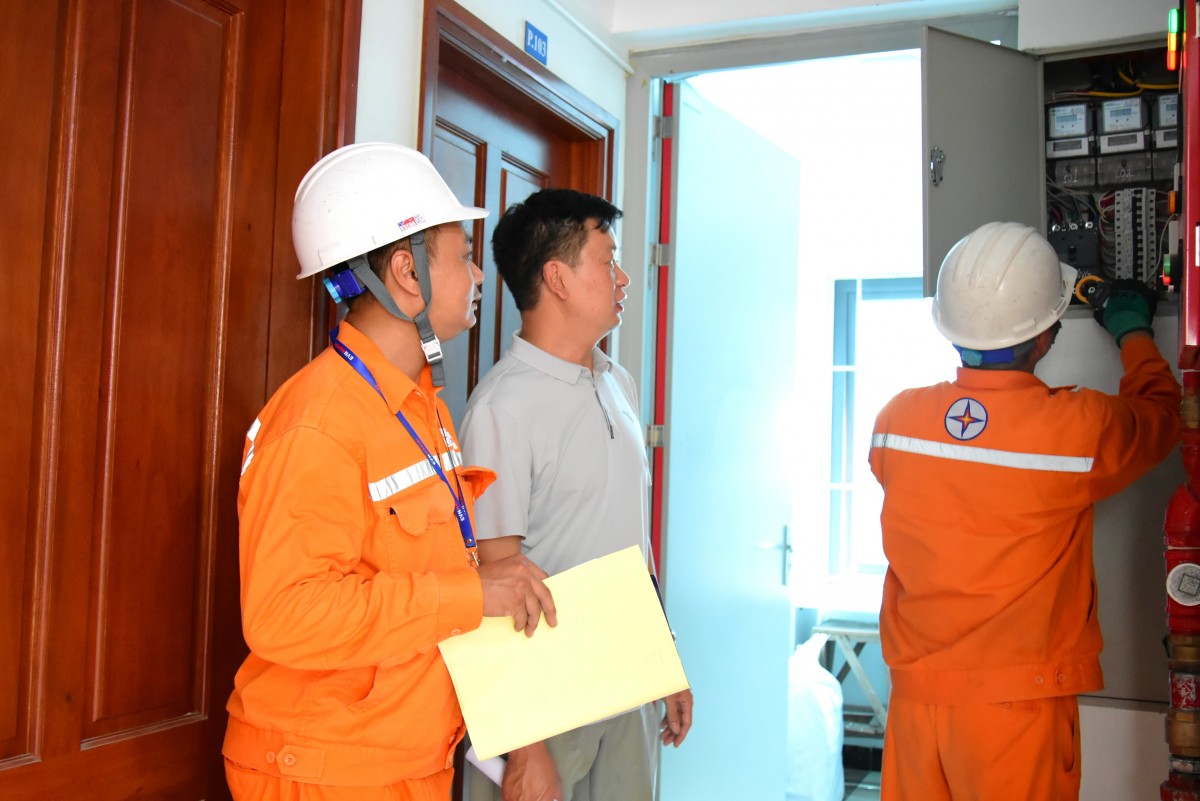 EVNHANOI tuyên truyền nâng cao nhận thức người dân về sử dụng điện an toàn, tiết kiệm