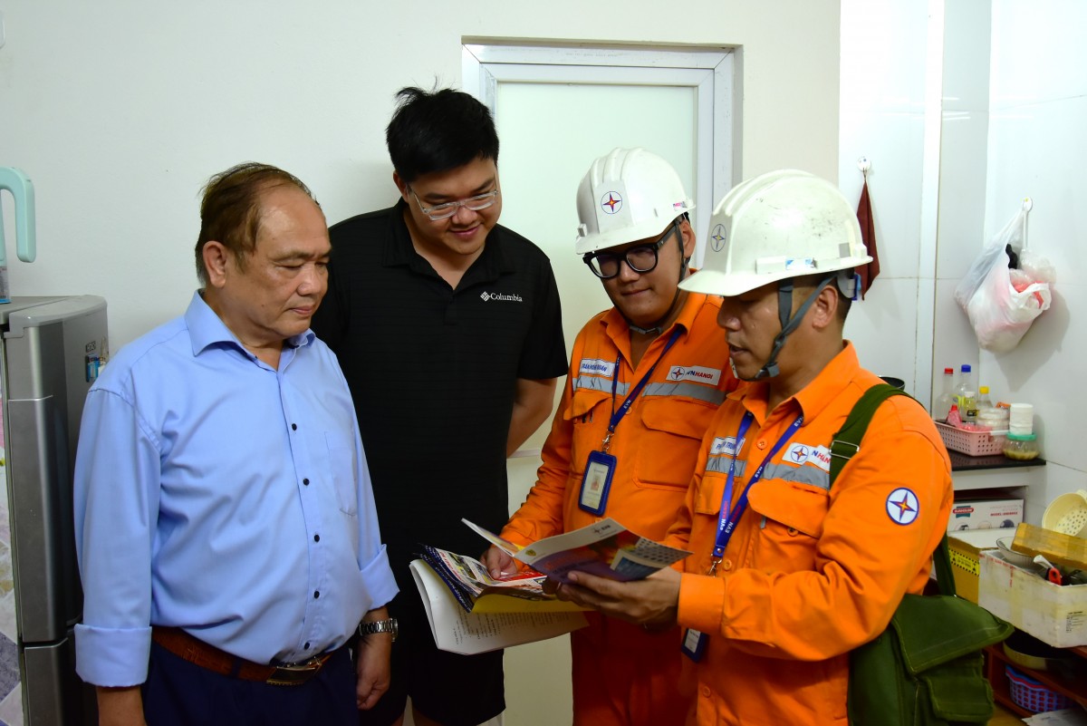 EVNHANOI tuyên truyền nâng cao nhận thức người dân về sử dụng điện an toàn, tiết kiệm