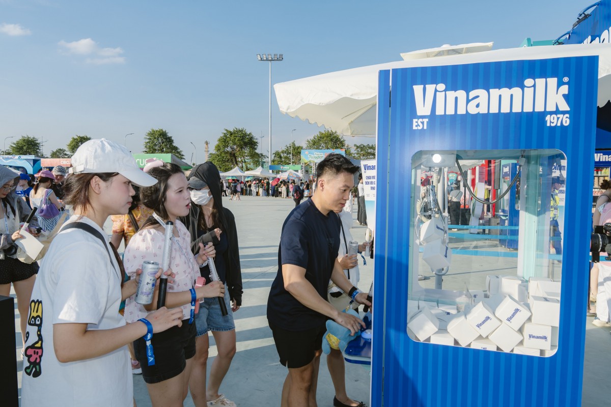 Nhìn lại những khoảnh khắc “cực cháy” của Vinamilk tại V-Concert & V-Fest Nhìn lại những khoảnh khắc “cực cháy” của Vinamilk tại V-Concert & V-Fest