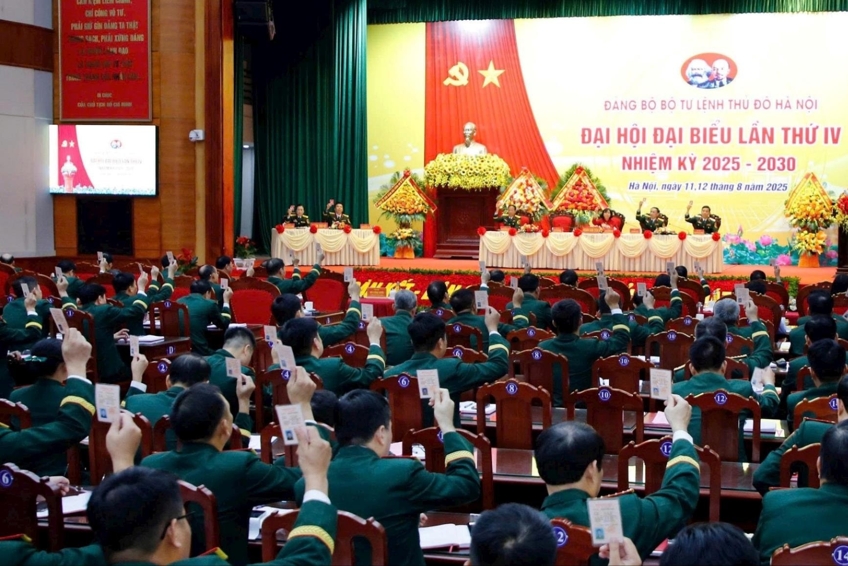 Đồng chí Bùi Thị Minh Hoài giữ chức Bí thư Đảng ủy Bộ Tư lệnh Thủ đô Hà Nội, nhiệm kỳ 2025 - 2030